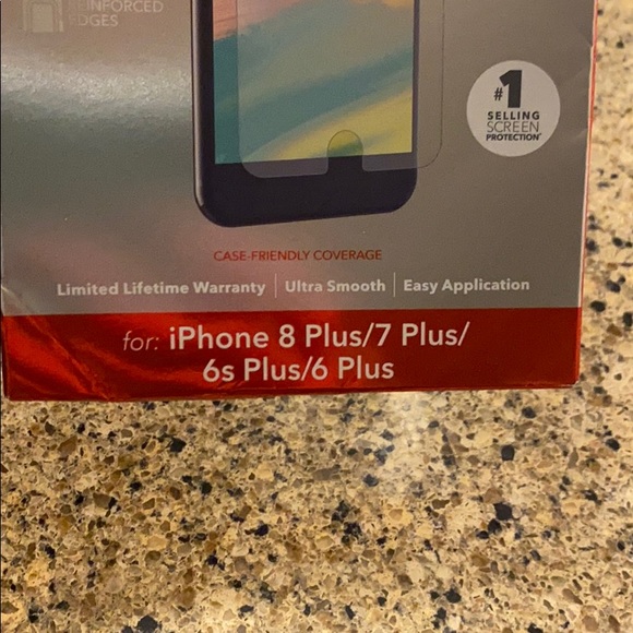 iPhone 8+ screen protector Zagg - Picture 4 of 5